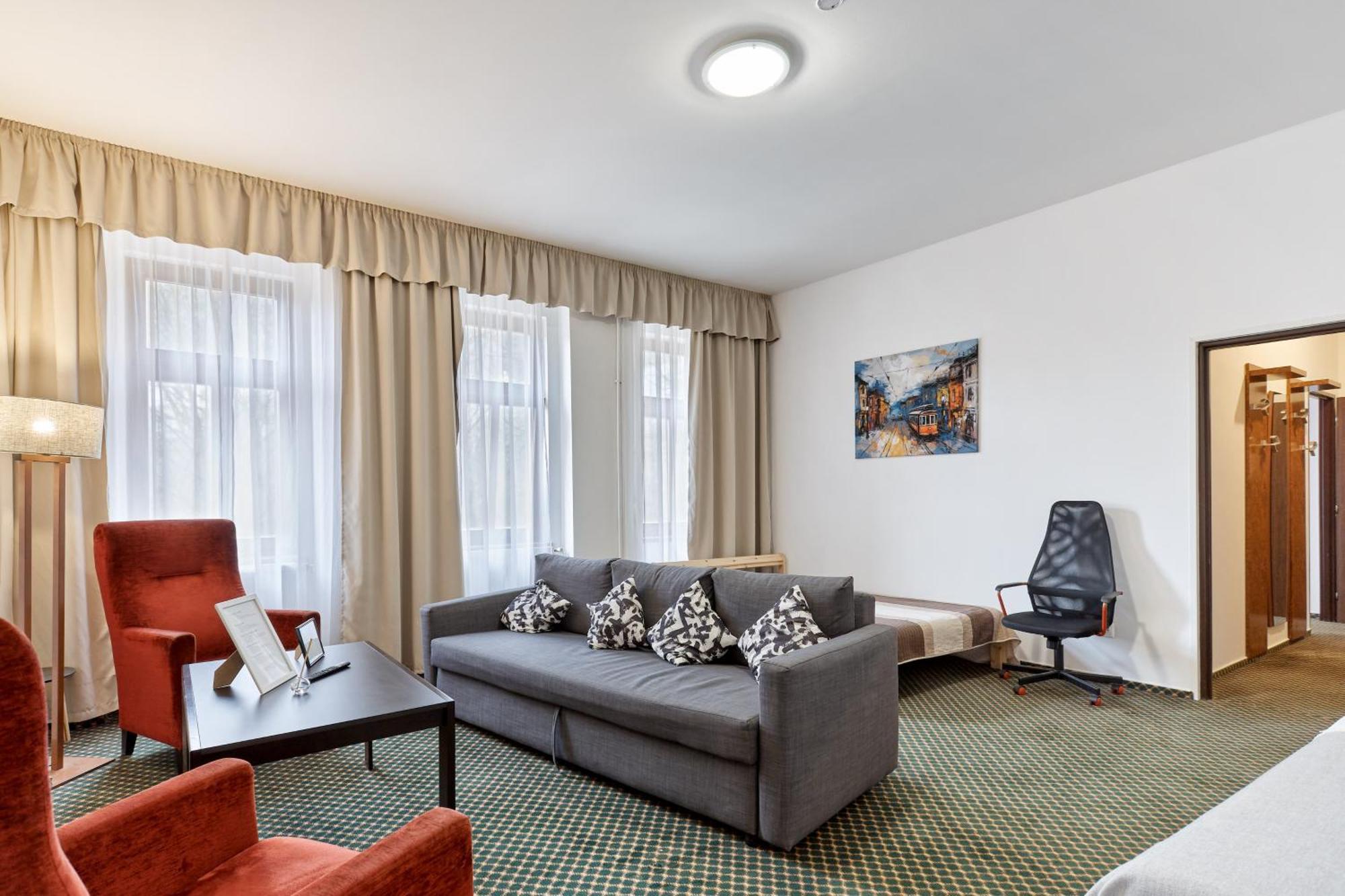 Excellent Apartments In Spa City Center 5 Min Walk From The Colonnade KLV Exterior foto