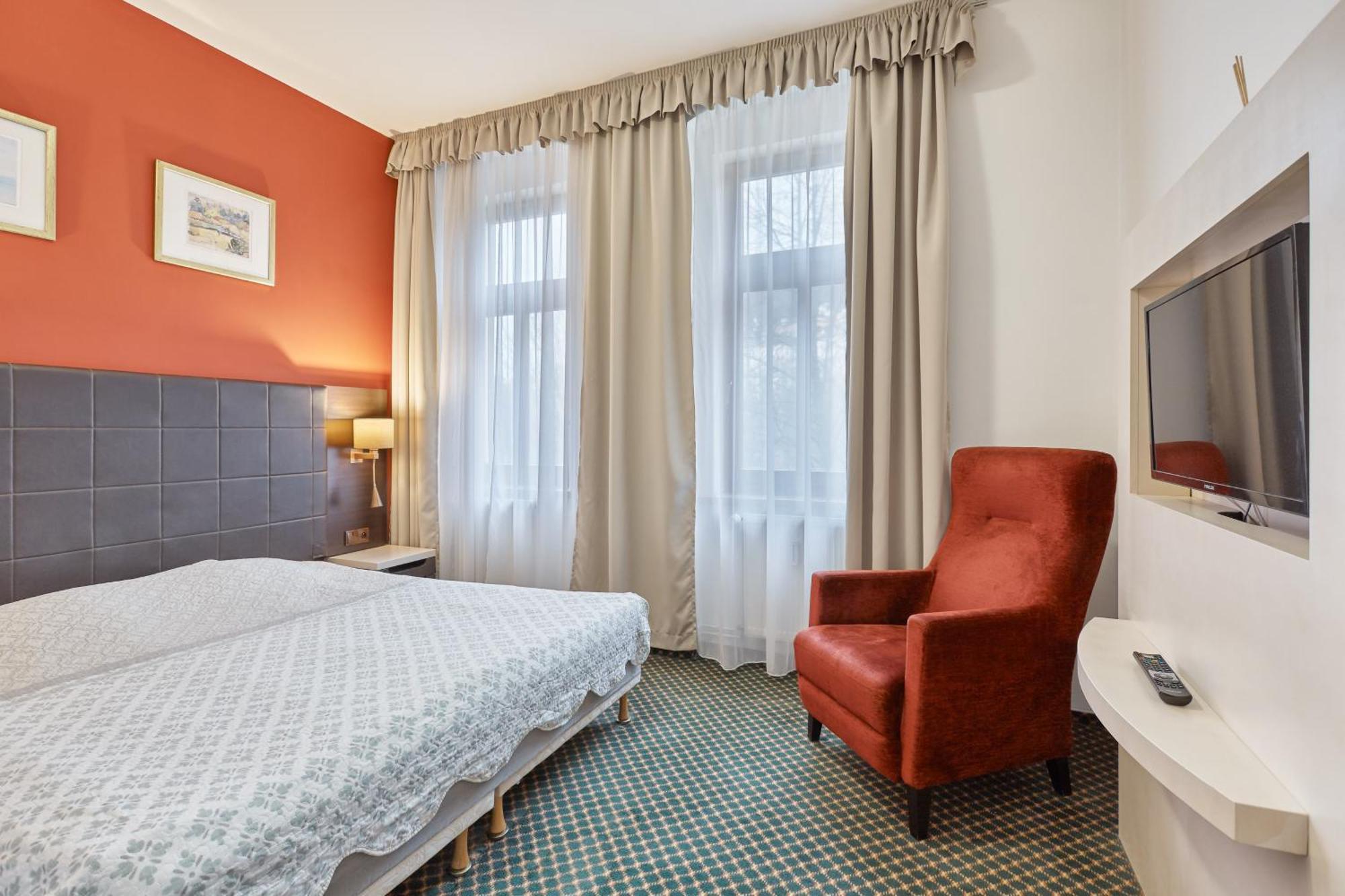 Excellent Apartments In Spa City Center 5 Min Walk From The Colonnade KLV Exterior foto